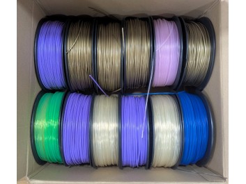 Gratis 2.85mm filament (2 spoler tilfældig farve)
